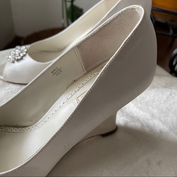 Benjamin Adams open-toe wedges - Picture 7 of 16